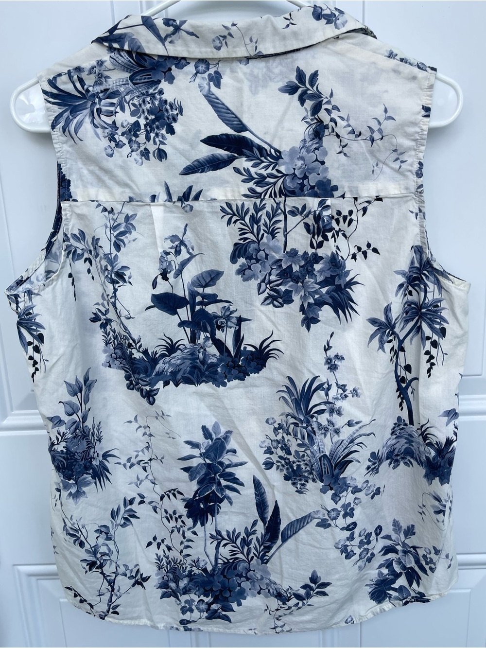 Mango Sleeveless Floral Button-Front Blouse in Navy and Cream - Picture 2 of 5